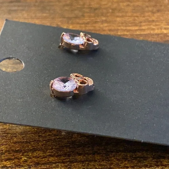 Rose gold Skull earrings with crystals - Picture 3 of 4